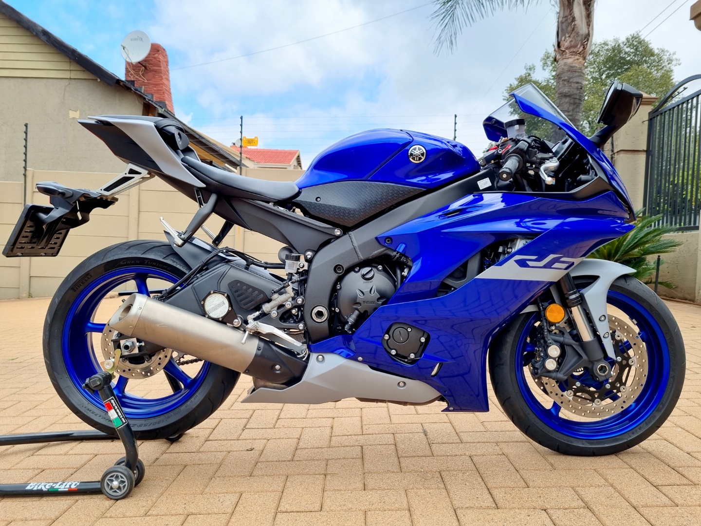 2020 r6 clearance blue